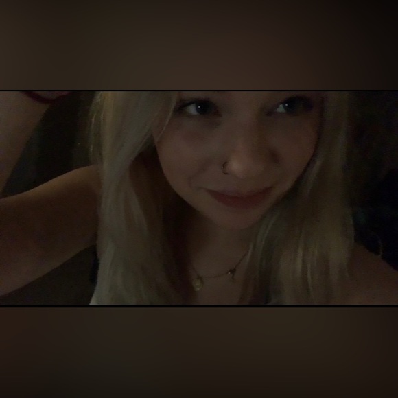 Meet your Posher, Kiley - Picture 1 of 1